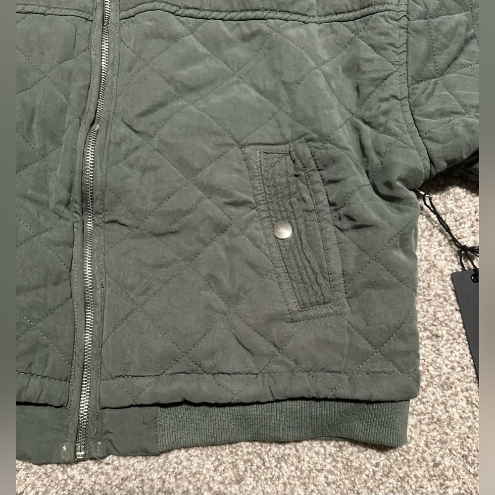 Forever 21 Quilted Green Bomber Jacket - Picture 2 of 5